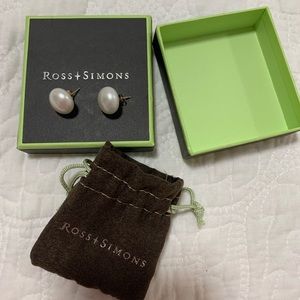 Brand new pearl earrings